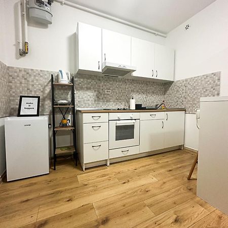 Studio Lana-Near The City Center With Parking Lägenhet Zagreb Exteriör bild