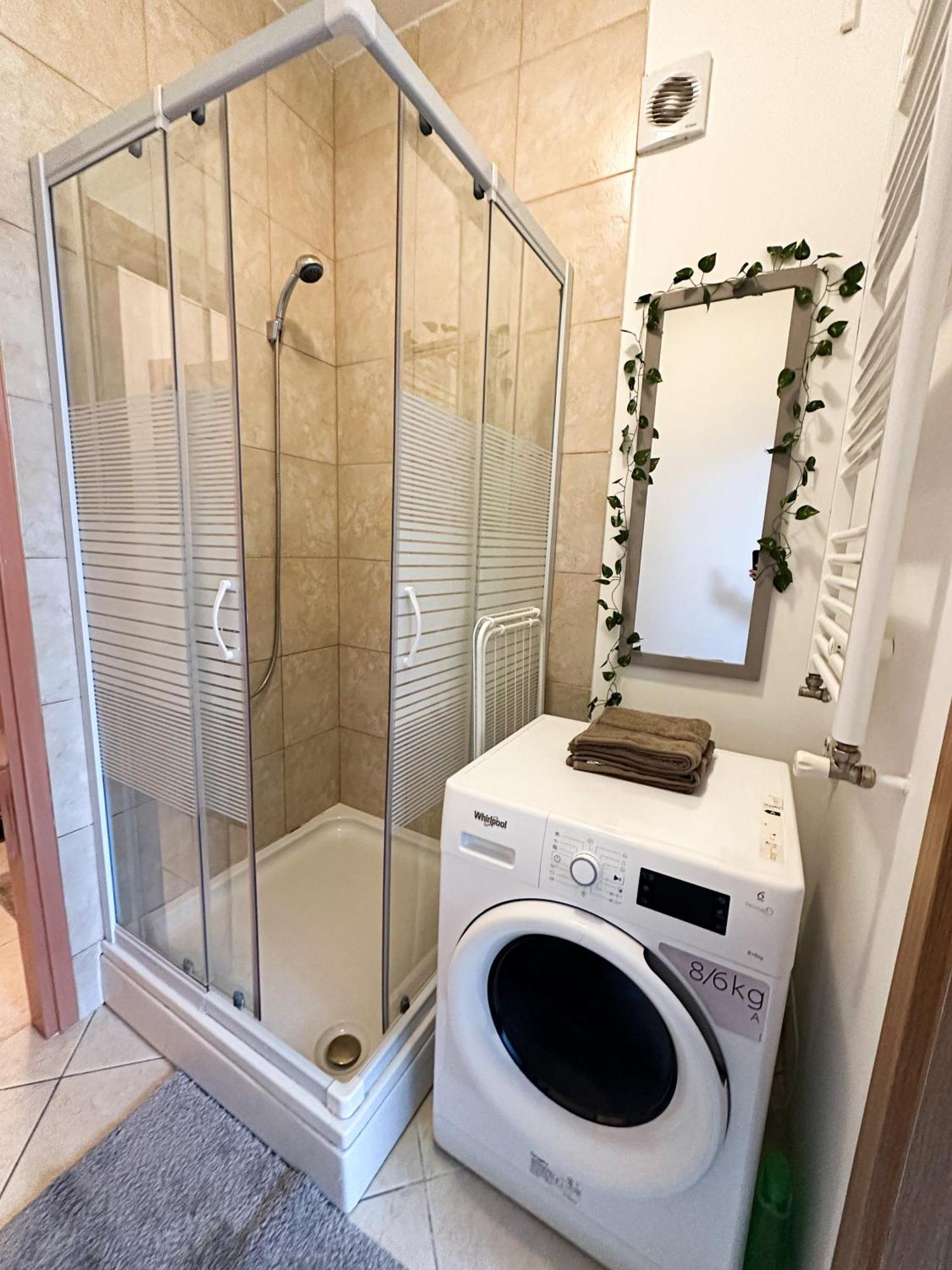 Studio Lana-Near The City Center With Parking Lägenhet Zagreb Exteriör bild